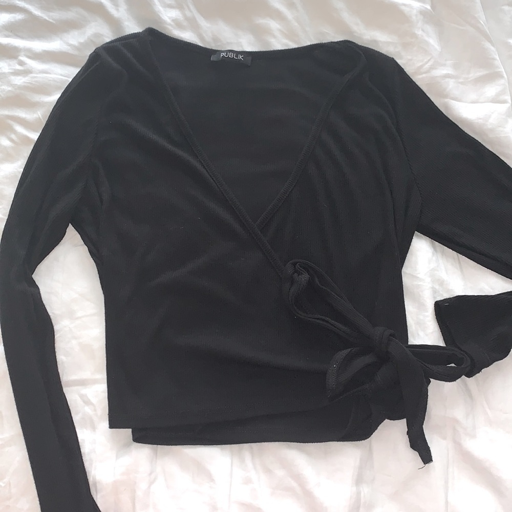 Long sleeve black top